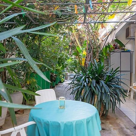 Vintage Style Apartment With Beautiful Backyard Atény Exteriér fotografie