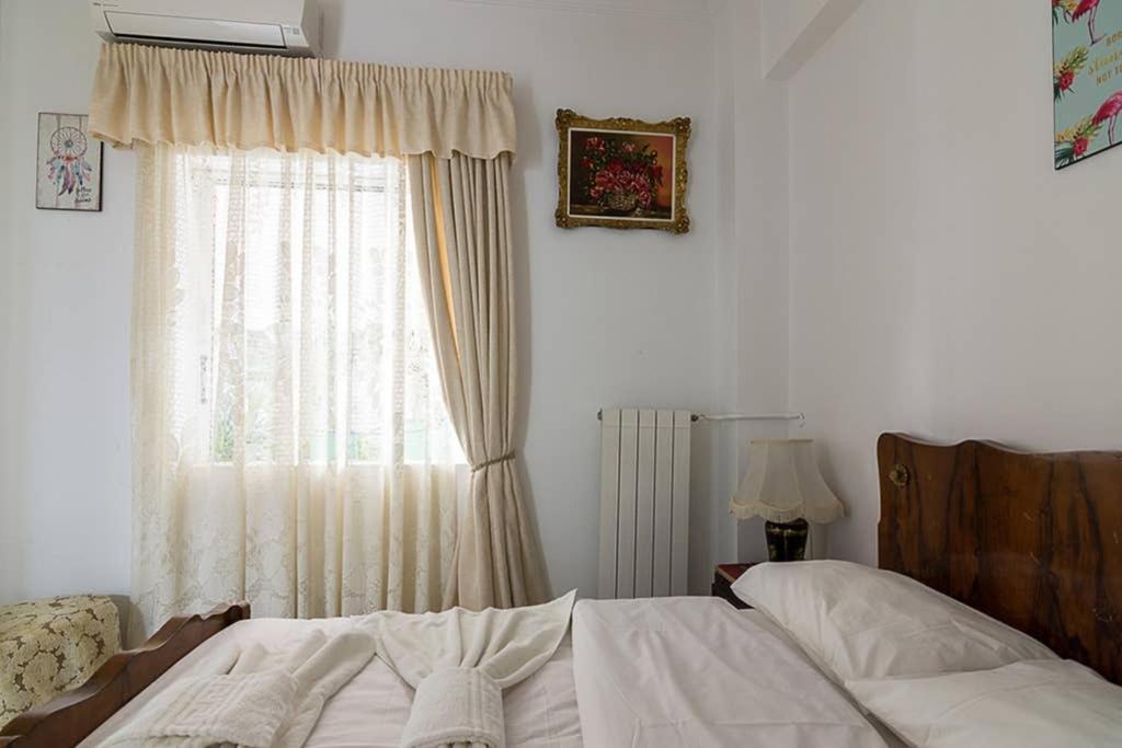 Vintage Style Apartment With Beautiful Backyard Atény Exteriér fotografie