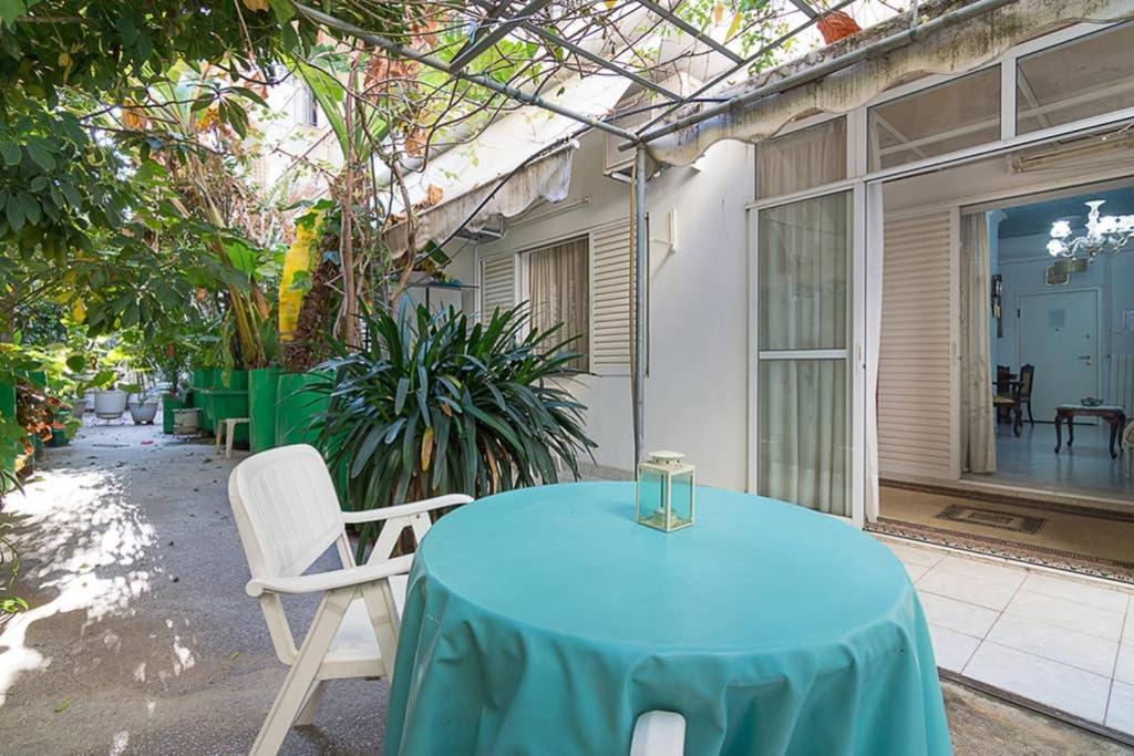 Vintage Style Apartment With Beautiful Backyard Atény Exteriér fotografie